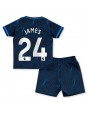 Billige Chelsea Reece James #24 Bortedraktsett Barn 2023-24 Kortermet (+ Korte bukser)